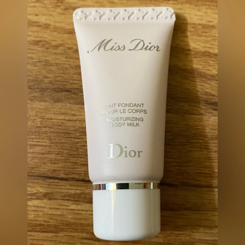 Dior Small White Drawstring Pouch with Miss Dior Body Milk /Addict Lip Glow New